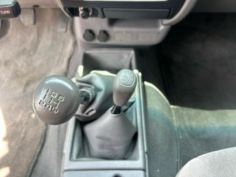 Used 2004 Toyota Tacoma 4x4 Xtracab image 14