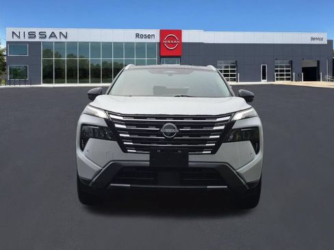 Used 2025 Nissan Rogue SL w/ Tech Package AWD/4WD image 8