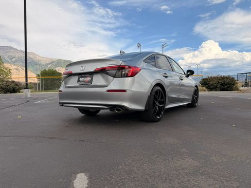 Used 2023 Honda Civic Sport image 5