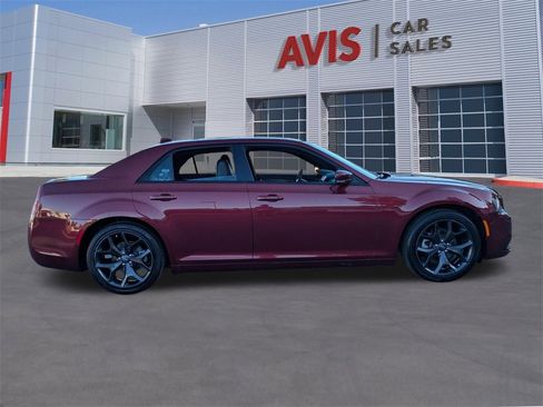 Used 2023 Chrysler 300 S image 5