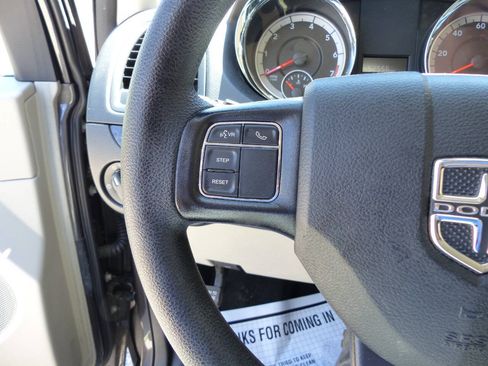Used 2019 Dodge Grand Caravan SE w/ UConnect Hands-Free Group FWD image 21