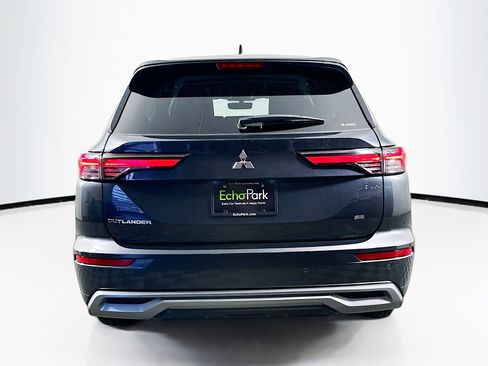 Used 2025 Mitsubishi Outlander SE image 7
