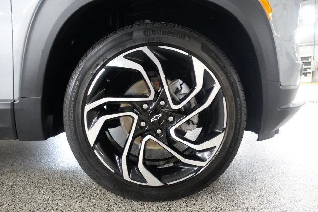 Used 2025 Chevrolet TrailBlazer RS w/ Convenience Package AWD/4WD image 28