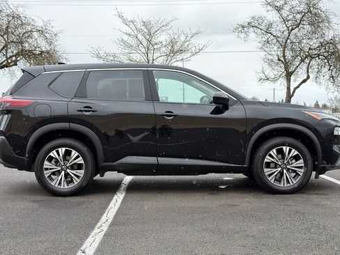 Used 2023 Nissan Rogue SV FWD image 3