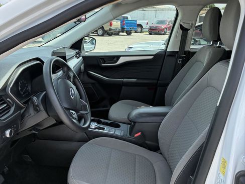 Used 2022 Ford Escape SE image 8