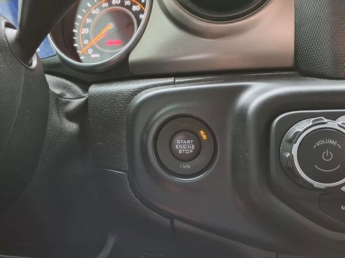 Used 2019 Jeep Wrangler Sport image 30