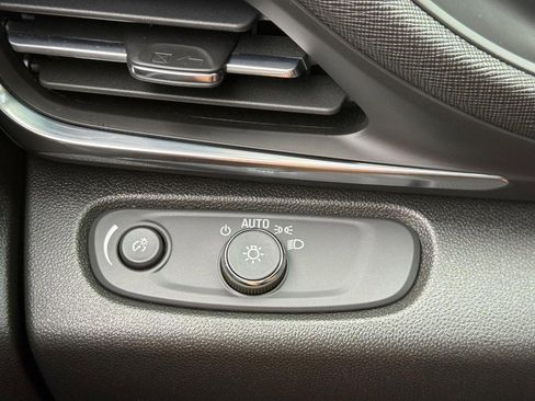 Used 2024 Buick Envista Preferred w/ Convenience I Package image 16