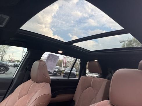 Used 2025 Toyota Grand Highlander AWD Hybrid image 12