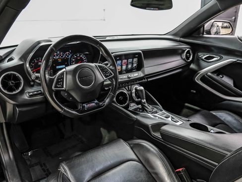 Used 2016 Chevrolet Camaro SS RWD image 17