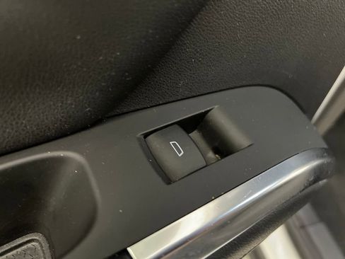 Used 2024 Chevrolet Traverse LT image 18