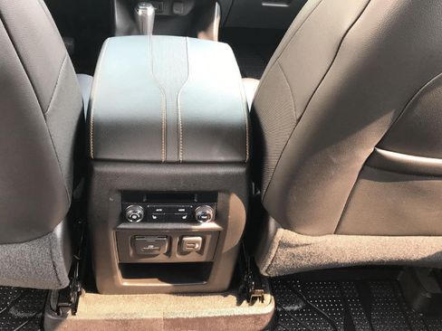 Certified 2018 Chevrolet Traverse Premier w/ LPO, Floor Liner Package AWD/4WD image 33