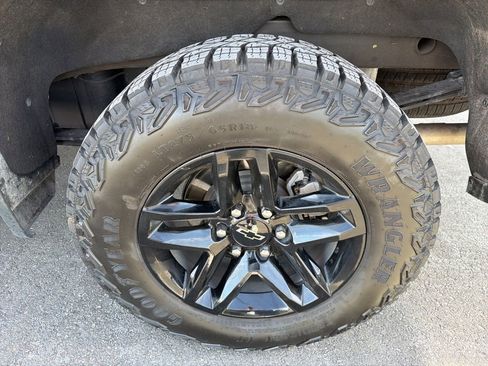 Used 2024 Chevrolet Silverado 1500 LT Trail Boss w/ Protection Package AWD/4WD image 33