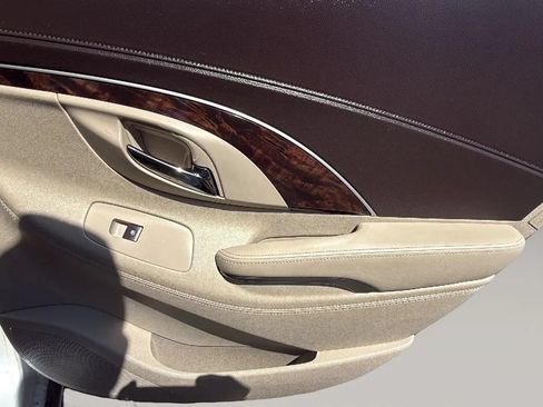 Used 2016 Buick LaCrosse Leather FWD image 13