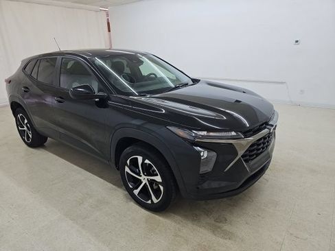 Used 2024 Chevrolet Trax RS FWD image 14