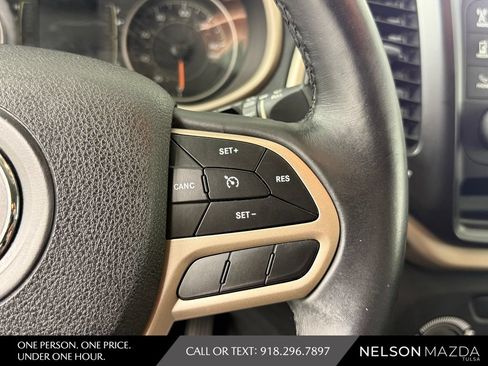 Used 2017 Jeep Cherokee Sport FWD image 21