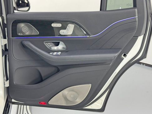 Used 2023 Mercedes-Benz Maybach GLS 600 4MATIC image 60