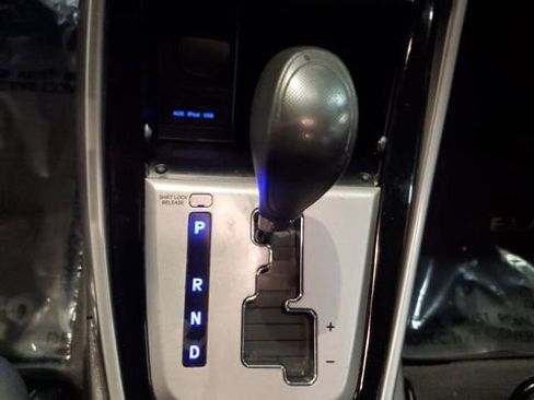 Used 2013 Hyundai Elantra GLS w/ Preferred Pkg FWD image 25