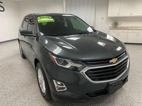 Used 2019 Chevrolet Equinox LT image 3