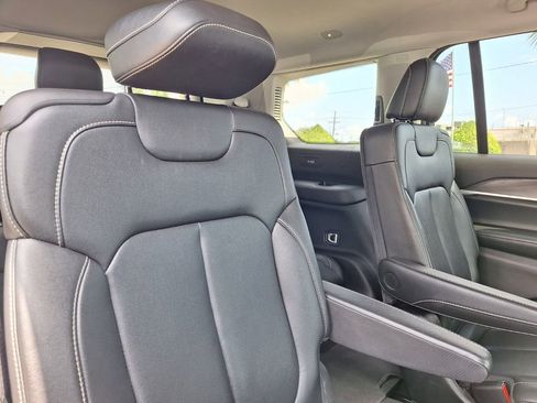 Used 2023 Jeep Grand Cherokee L Limited image 30