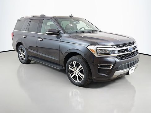 Used 2024 Ford Expedition Limited AWD/4WD image 2