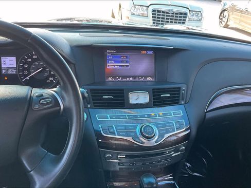 Used 2015 INFINITI Q70 Hybrid w/ Deluxe Touring Package image 6