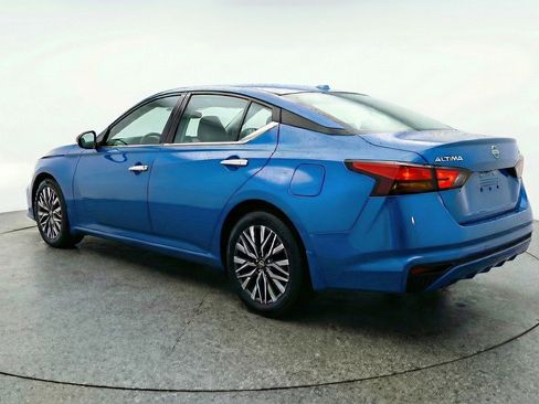 Used 2025 Nissan Altima 2.5 SV image 6