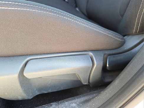 Used 2024 Nissan Rogue S FWD image 15