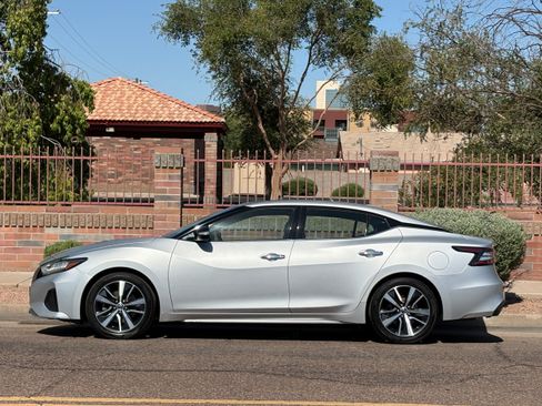 Used 2020 Nissan Maxima 3.5 SV w/ Floor Mat Group FWD image 3