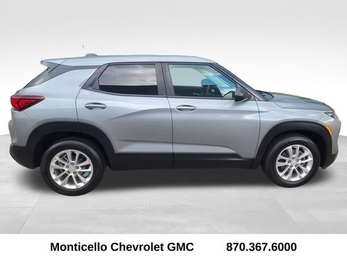 Certified 2025 Chevrolet TrailBlazer LS w/ LS Convenience Package FWD image 9