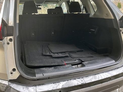 Used 2021 Nissan Rogue SV image 32