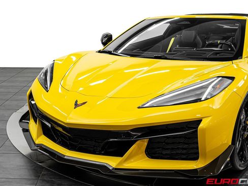 Used 2026 Chevrolet Corvette Z06 RWD image 17