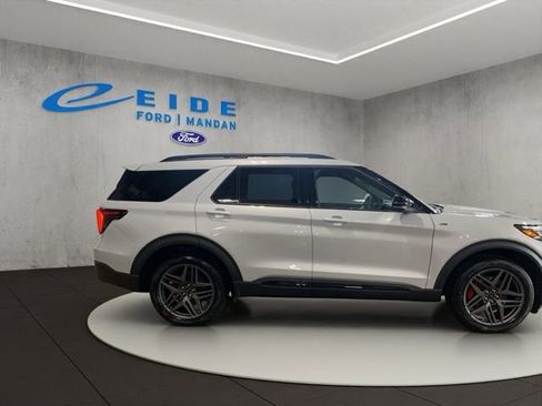 New 2026 Ford Explorer ST-Line AWD/4WD image 8
