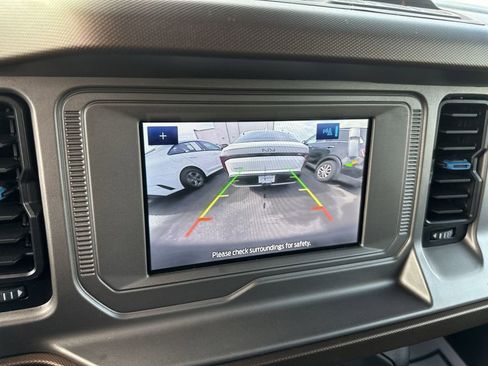 Used 2023 Ford Bronco Outer Banks image 9