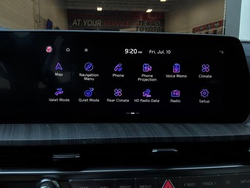 Used 2024 Kia Telluride EX w/ EX Captain's Chair Package FWD image 33