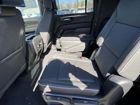 New 2025 Chevrolet Suburban Premier image 17