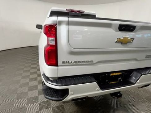 Used 2023 Chevrolet Silverado 1500 High Country w/ High Country Premium Package AWD/4WD image 6
