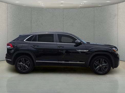 Used 2022 Volkswagen Atlas Cross Sport SEL R-Line AWD/4WD image 6