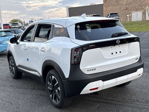 New 2025 Nissan Kicks SV AWD/4WD image 15
