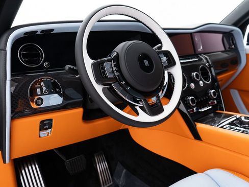 New 2026 Rolls-Royce Cullinan Black Badge image 15