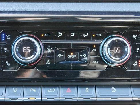 Used 2024 GMC Sierra 2500 AT4 w/ Snow Plow Prep/Camper Package image 27