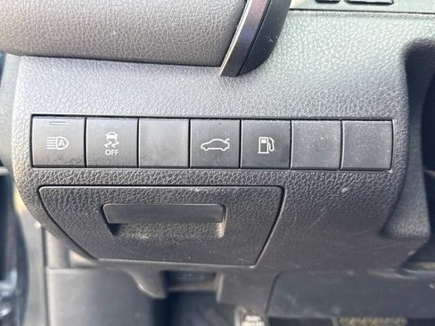 Used 2018 Toyota Camry SE w/ Audio Package FWD image 27