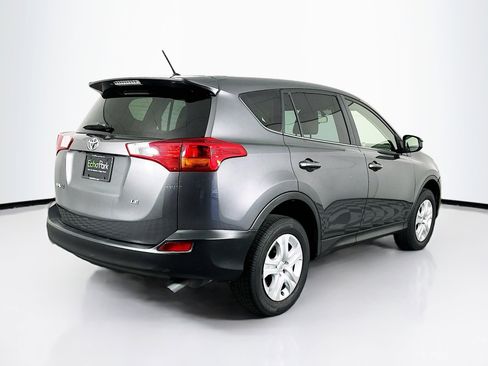 Used 2015 Toyota RAV4 LE image 9