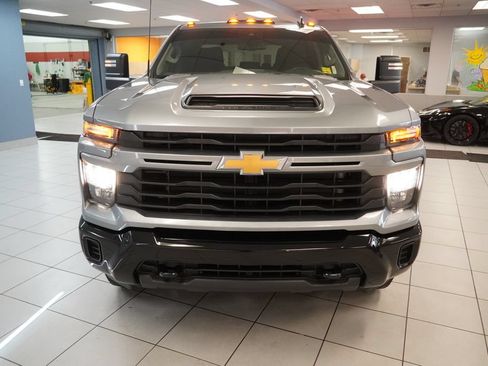 Used 2024 Chevrolet Silverado 2500 Custom w/ Custom Convenience Package AWD/4WD image 15