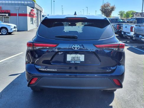 Certified 2020 Toyota Highlander XLE FWD image 29