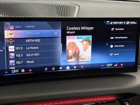 Used 2025 BMW 330i Sedan w/ Convenience Package image 23