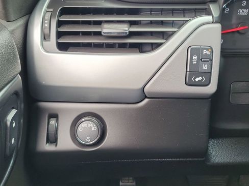 Used 2015 Chevrolet Tahoe LT RWD image 17