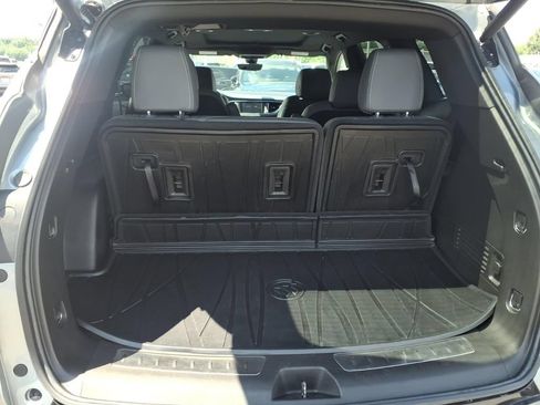 Used 2023 Buick Enclave Essence w/ Experience Buick Package FWD image 18
