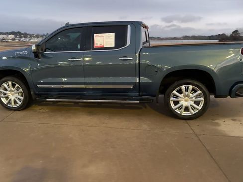 Used 2024 Chevrolet Silverado 1500 High Country w/ Technology Package image 6