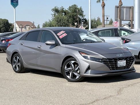 Used 2023 Hyundai Elantra Limited FWD image 2