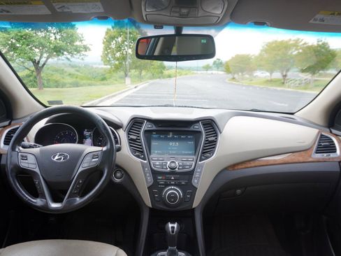 Used 2015 Hyundai Santa Fe Limited w/ Option Group 04 AWD/4WD image 28